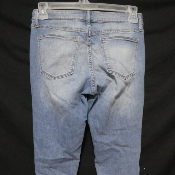 GAP DENIM | 30 regular | Medium Destroy | Faded Blue Distressed Denim - Picture 13 of 16